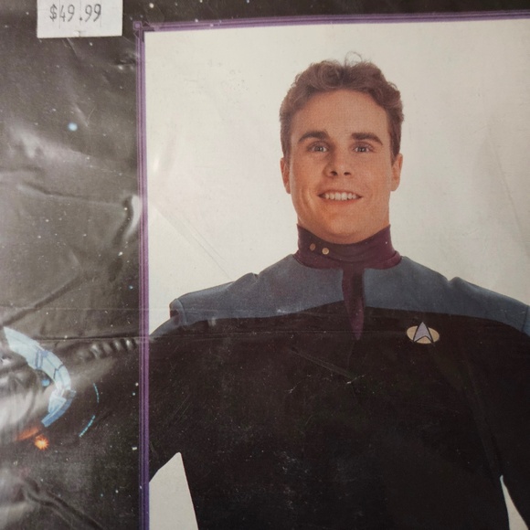 New! STAR TREK NEXT GEN MENS SMALL - Picture 4 of 16